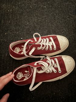 Women’s burgundy converse