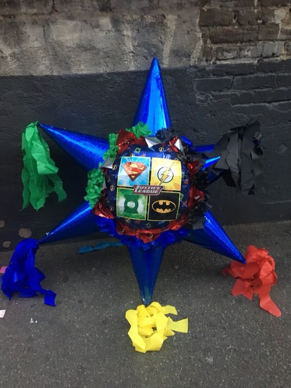The justice league superhero Star pinata