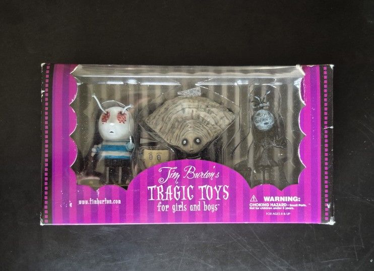 Â Tim Burton's Tragic Toys For Girls and Boys- Dark Horse Deluxe (2003)