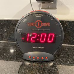 Sonic Bomb Alarm Clock that blasts a 113db alarm and flashes lights.