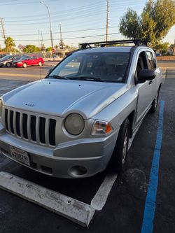 Yeep compas 2008 ...$3200