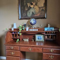 Vintage Roll-Top Wooden Desk - Antique Farmhouse Style