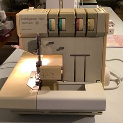 Pfaff Hollylock 796 Electronic Serger Sewing 