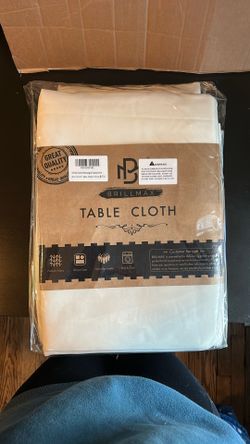 4 Pack Ivory Rectangular Tablecloths – 90x132” – New in Packaging