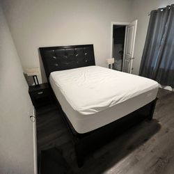 Luxury Leather Queen Bed Set. 