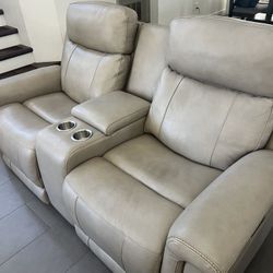  Reclining Loveseat