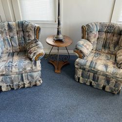 2 Chairs Center Table And Lamp