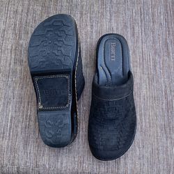 Born Clogs Like New 