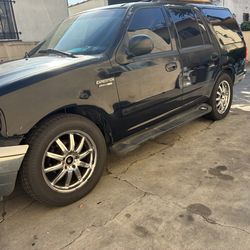 2000 Ford Expedition XLT part out