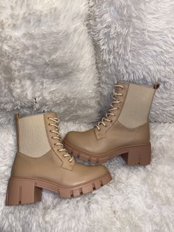 Super Cute Combat Boots 😍 Dune/ Khaki/Color Womens 7.5 Perfect Gift!