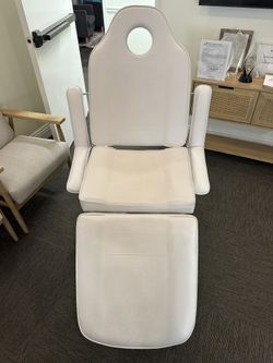 Cosmetic Chair