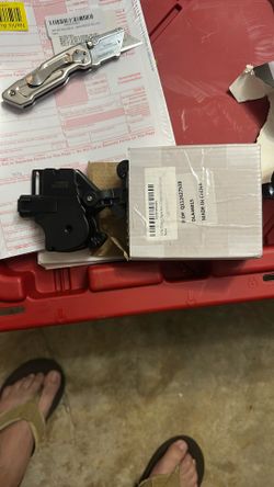 YHTAUTO Rear Liftgate Door Lock Actuator | Replacement for 2000-2006 Chevrolet Tahoe Suburban 1 GMC Yukon XL Cadillac Escalade ESV EXT Tailgat