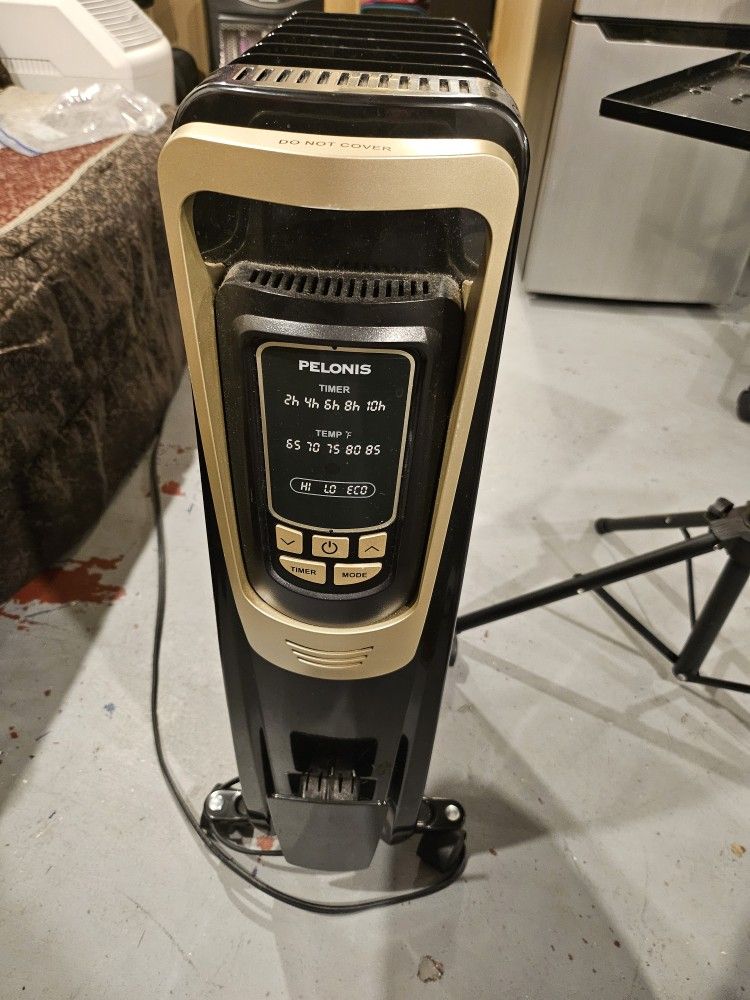 PELONIS Champagne Oil Filled Radiator Heater with Remote