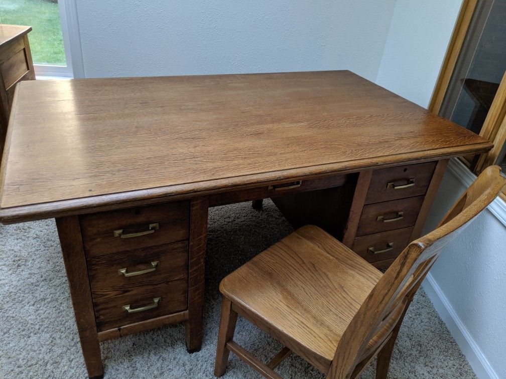 Excellent condition, antique Leopold Desk Co teacher's desk