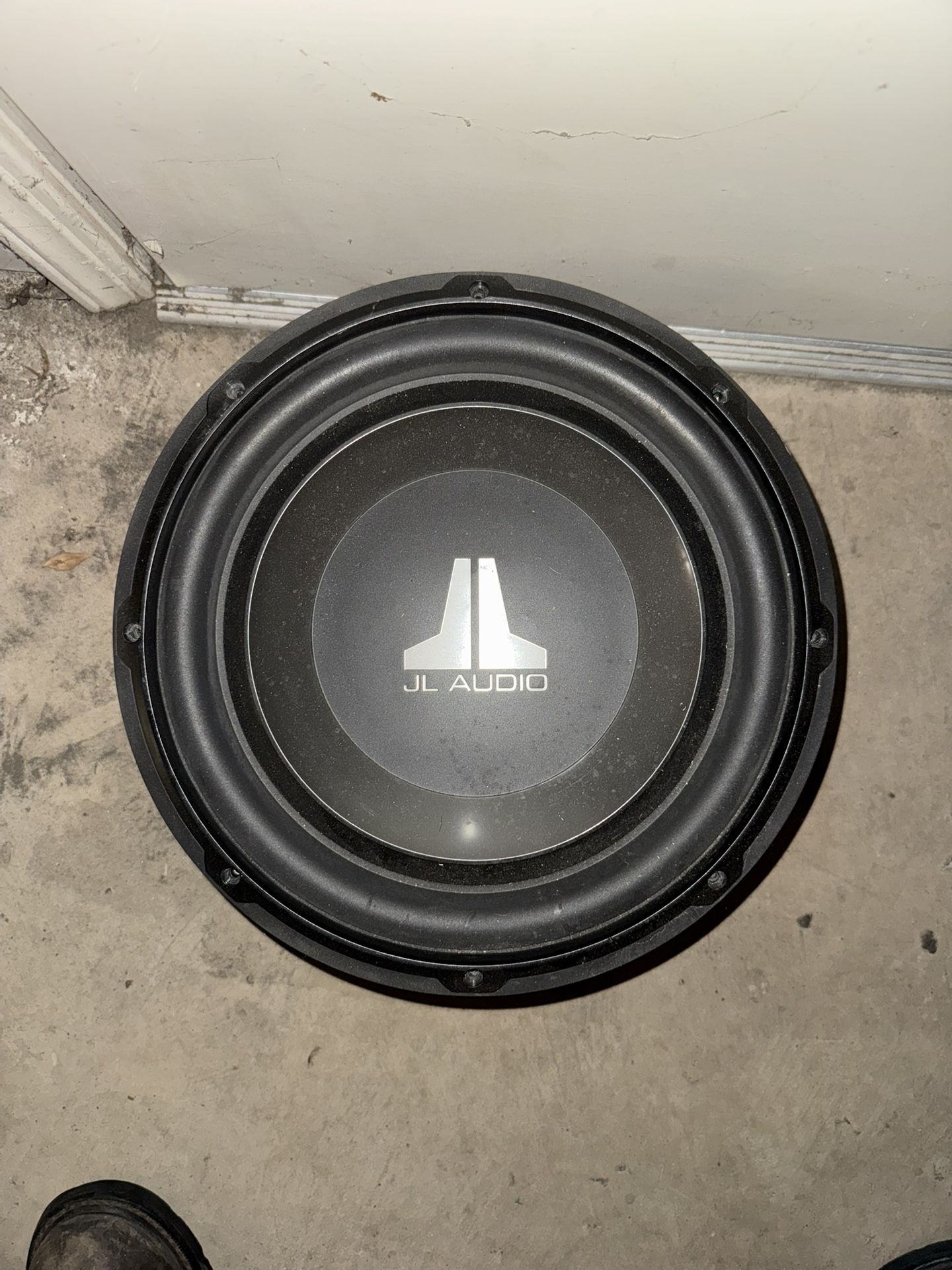 12 JL Audio W1V3-4  For TRADE Or sale 