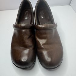 B.O.C. Brown Leather Clogs Size 10M 