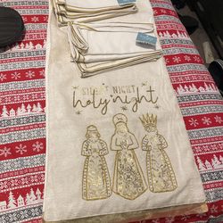 christmas table decor and napkins 