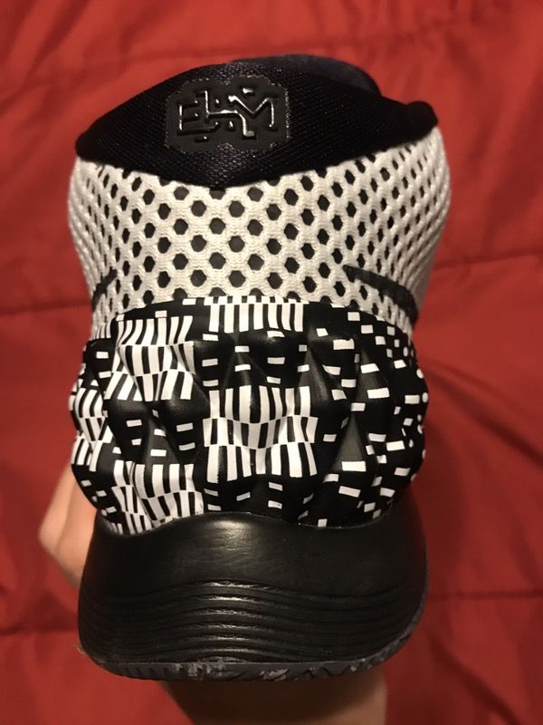 Kyrie 1 BHM