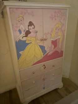 Princess dresser