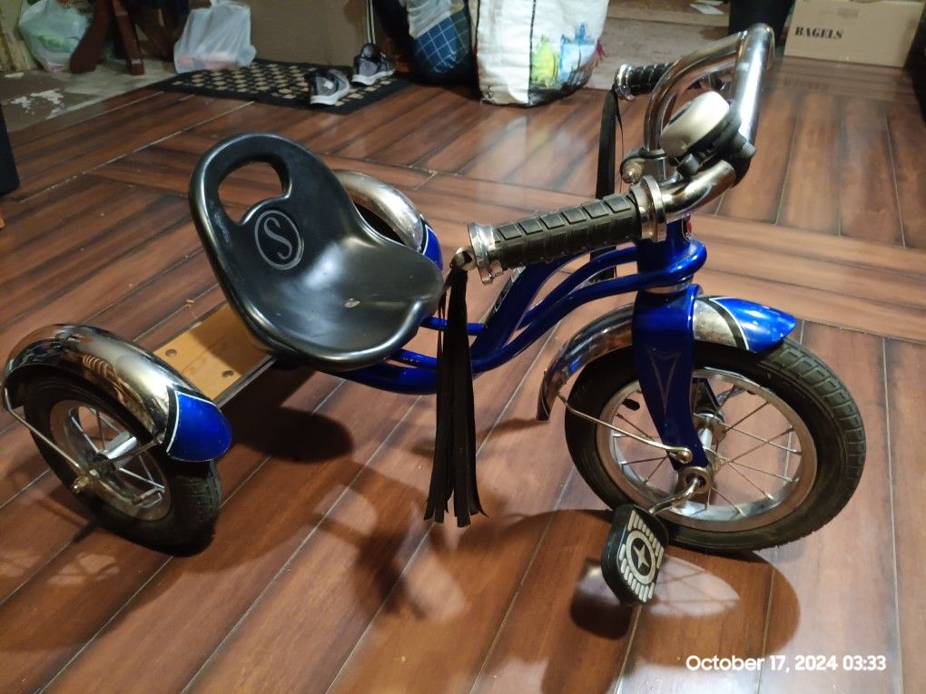 Schwinn Roadster Retro-Style Tricycle, 12-inch front wheel, ages 2 - 4, blue