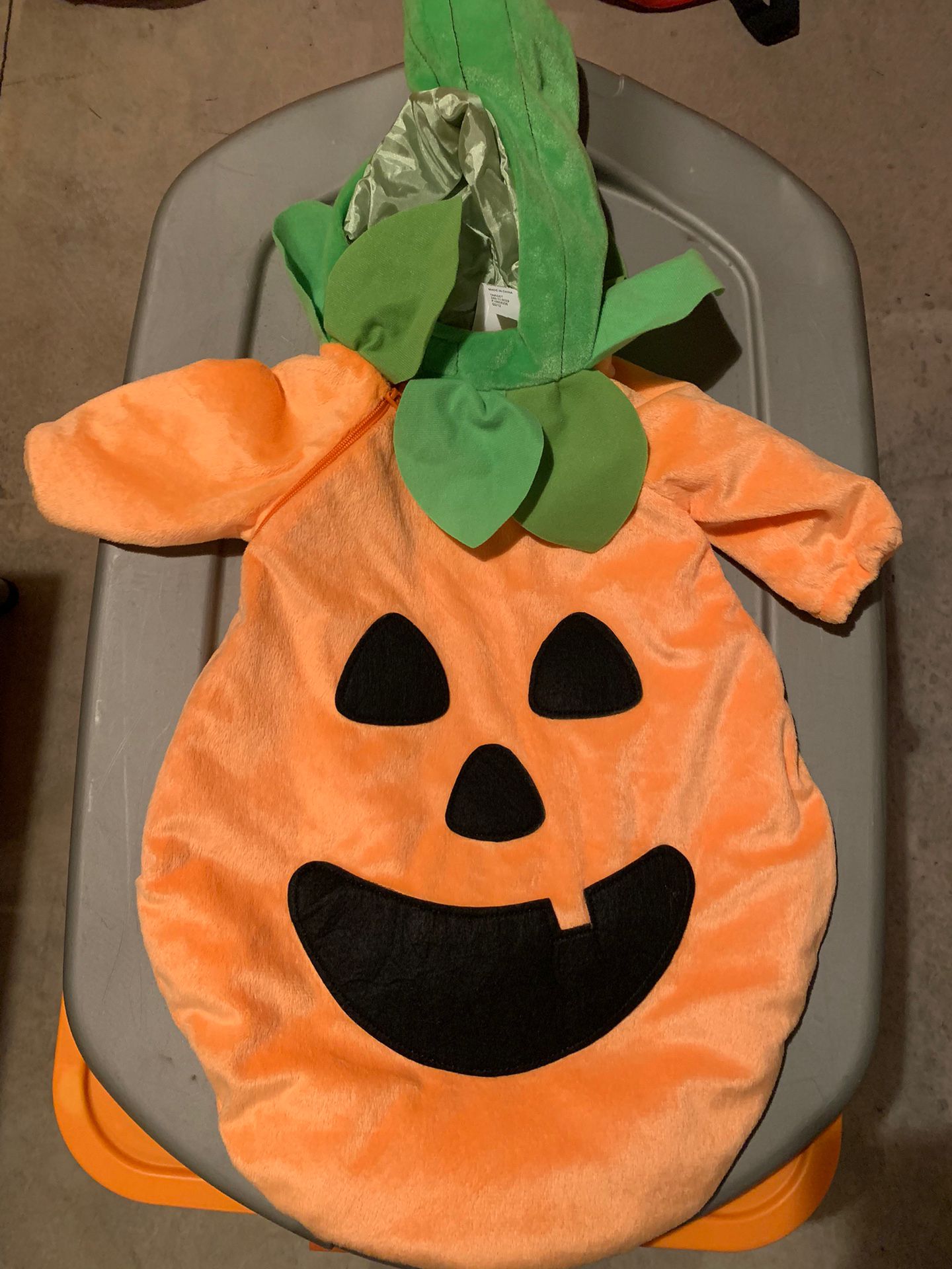 Infant pumpkin halloween costume 