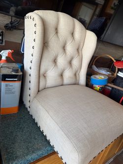 Furniture chairs set of 4- no legs