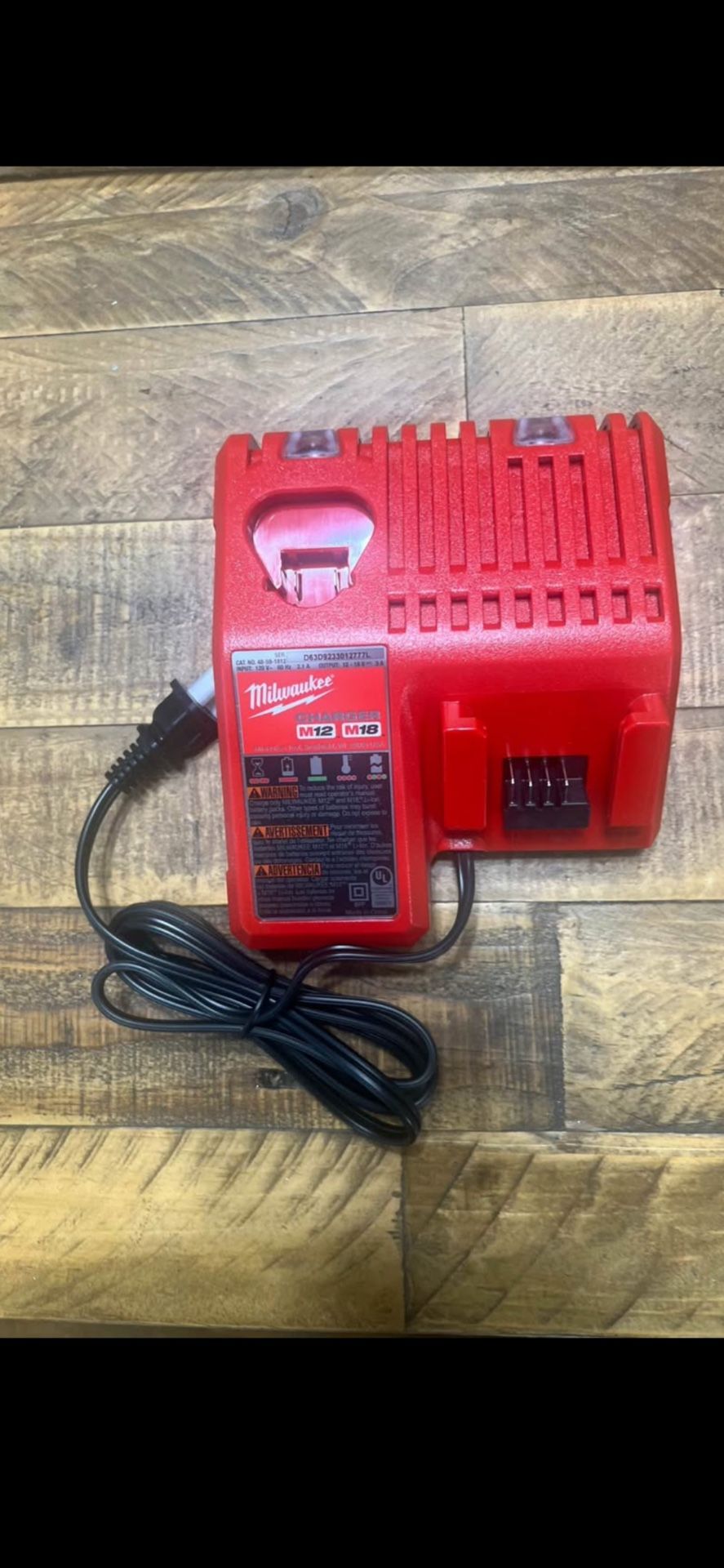 Milwaukee M18/M12 Combo Charger