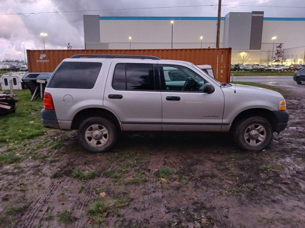 2004 Ford Explorer