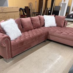 Pink Tufted RAF Sectional With Nailheads 🪷🌸🌺 Pillows Included ❤️❤️ FREE DELIVERY 🤗🥳😊🤓❤️💐😜🙈