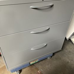 Lateral Filing Cabinet (3 Drawer) 
