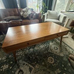 Hard Wood Coffee Table With Drawers 
