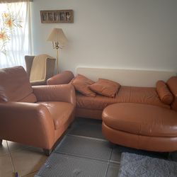 Couches (recliner, Daybed, Round Table)