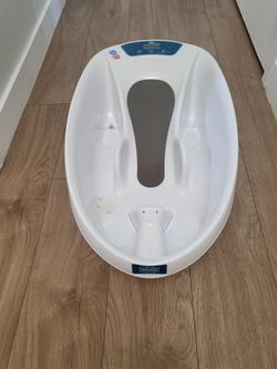 Baby Bath Tub w/ Thermometer and scale