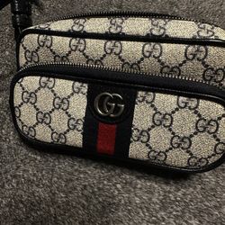 Gucci crossbody (like new with packaging)