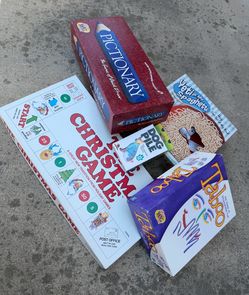 5 Board Game Lot  (1980  Christmas Monopoly & 2000 Pictionary and Taboo)