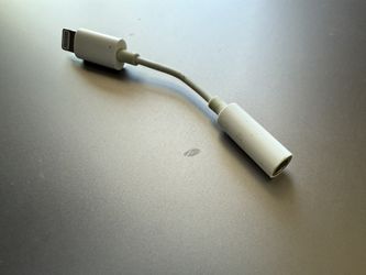 Apple Lightening To 3.5mm Audio Adapter