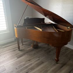 Kohler & Campbell Baby grand Piano