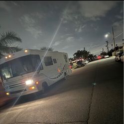 1998 Chevrolet Winnebago Brave