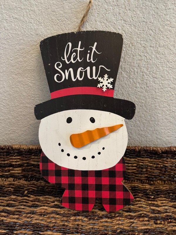 Wooden Holiday Wall Decor With Led Lights