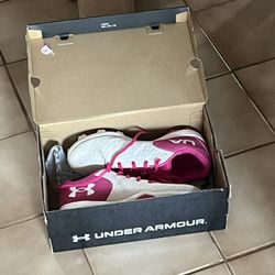 Girls Cleats 
