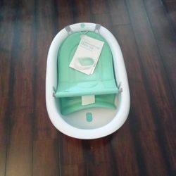 Grow With Me Bathtub