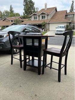 Pub / Kitchen table and Chair Set