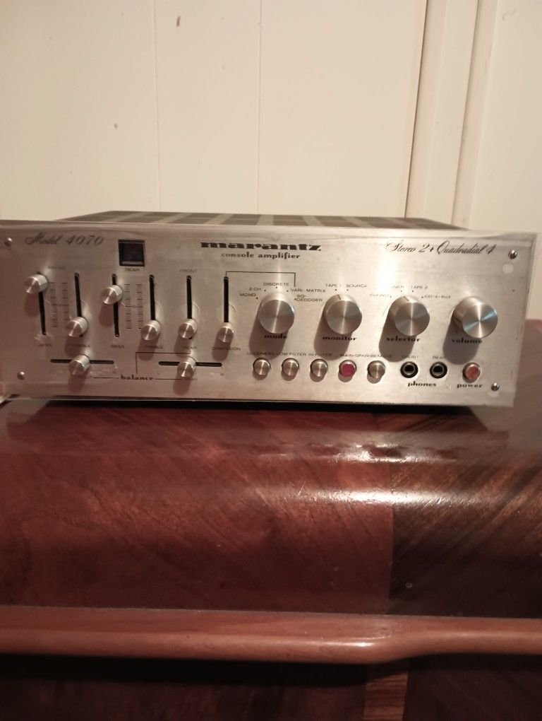 VINTAGE MARANTZ CONSOLE AMPLIFIER MODEL 4070 WITH MANUEL 