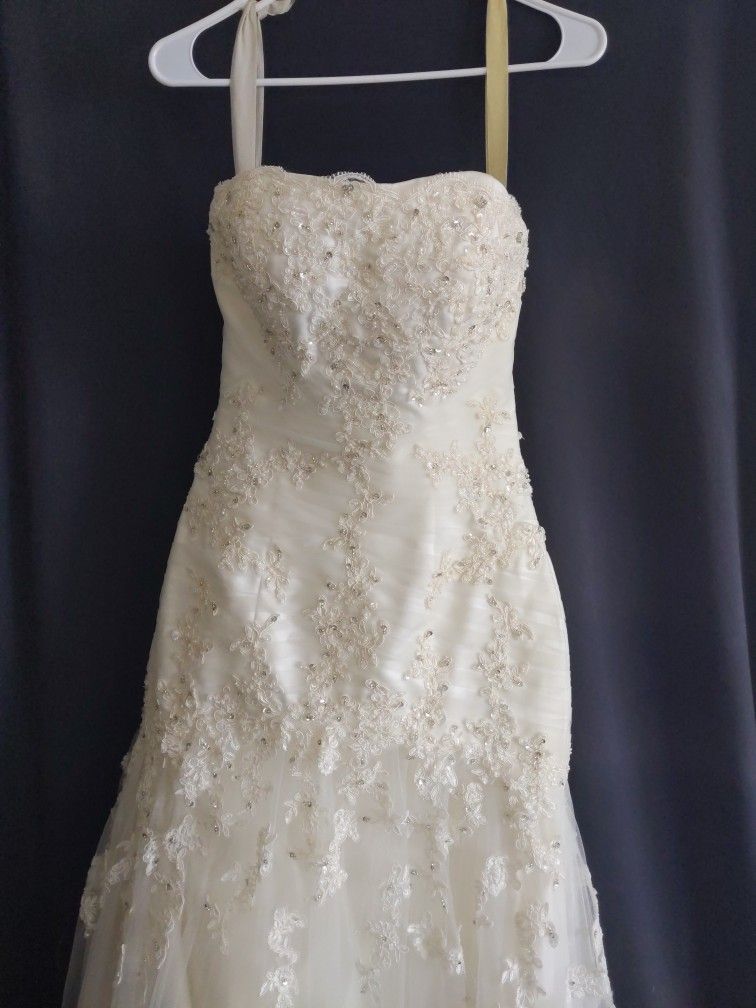 New Lace Wedding Gown