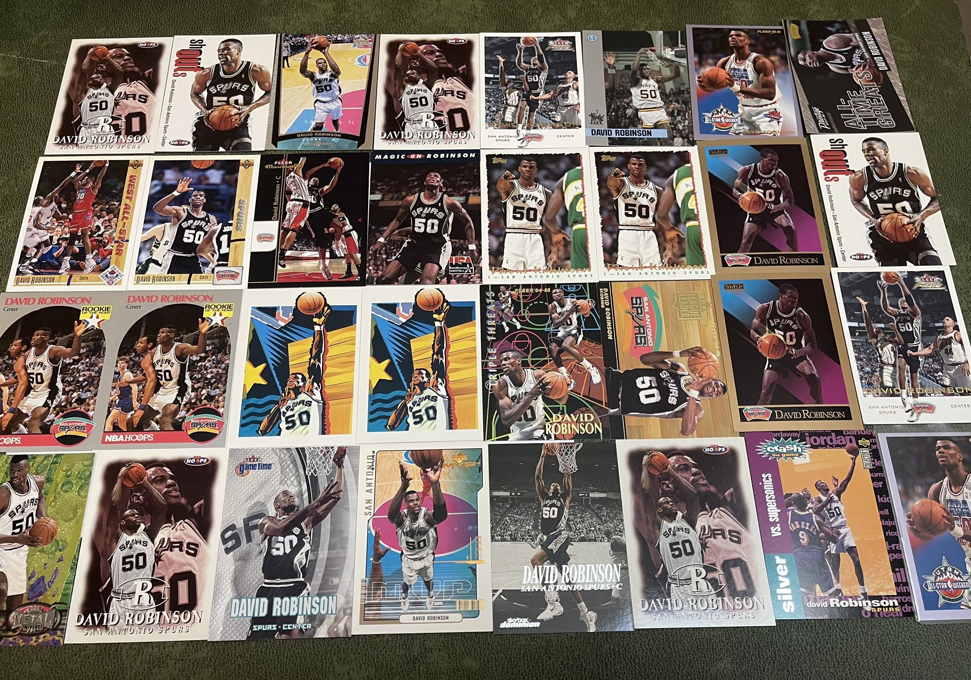 Lot of 32 NBA David Robinson Cards Including Rookies