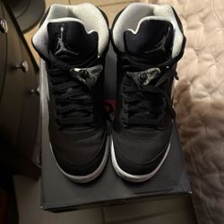 Air Jordan 5  Retro (GS) Black/Cool Grey-White 6.5 Youth