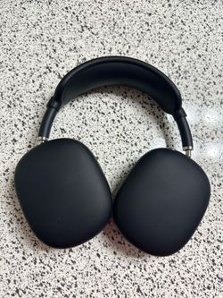 Apple AirPod max headphones