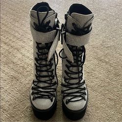 Dolls kill Pre-owned Platform boots Size 9