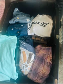 Girls/Womens Lot Of Clothes 