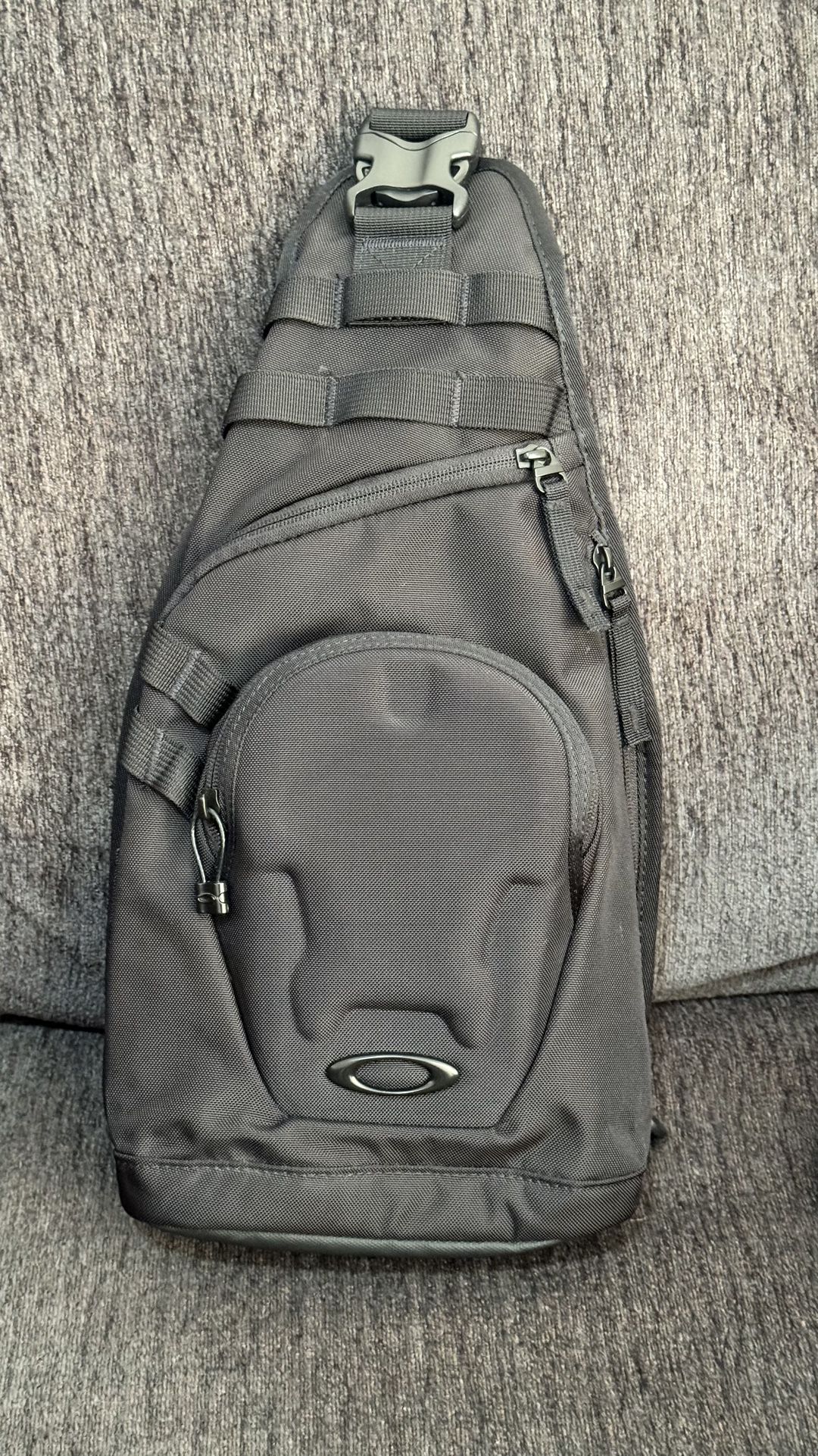 Oakley Icon Sling Bag